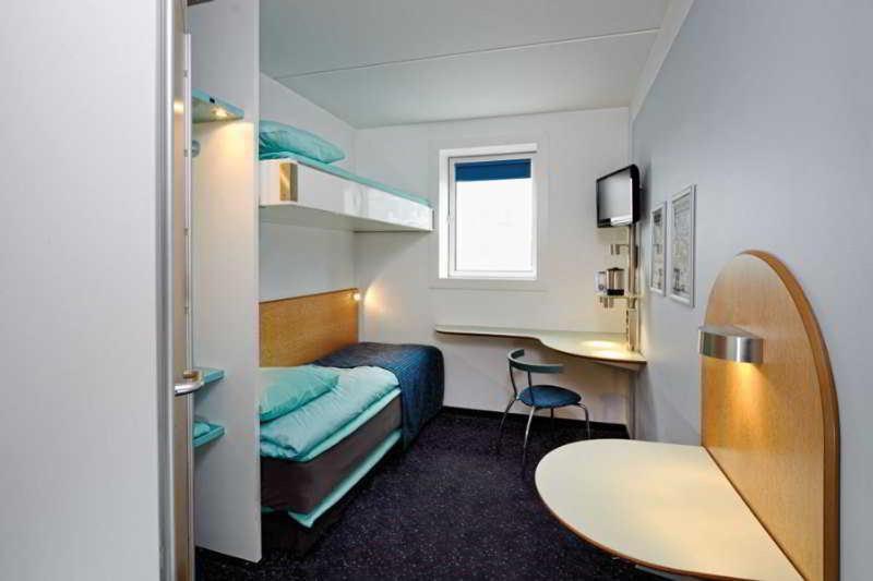 Metro Hotell 2*